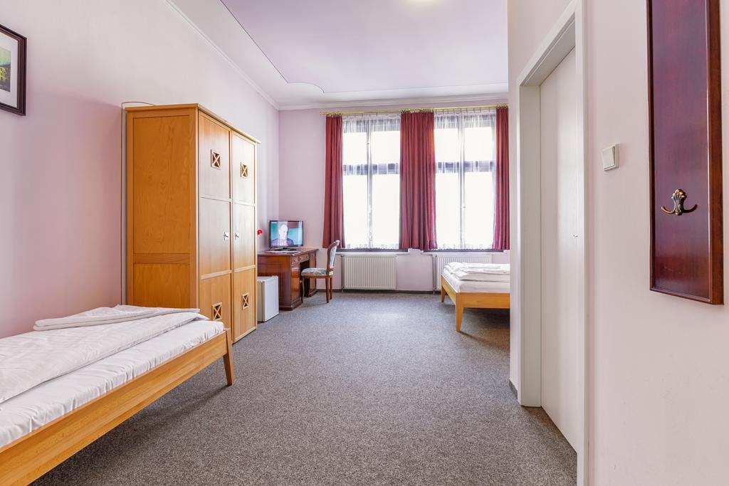 Hotel U Salzmannu Plzeň Exteriör bild