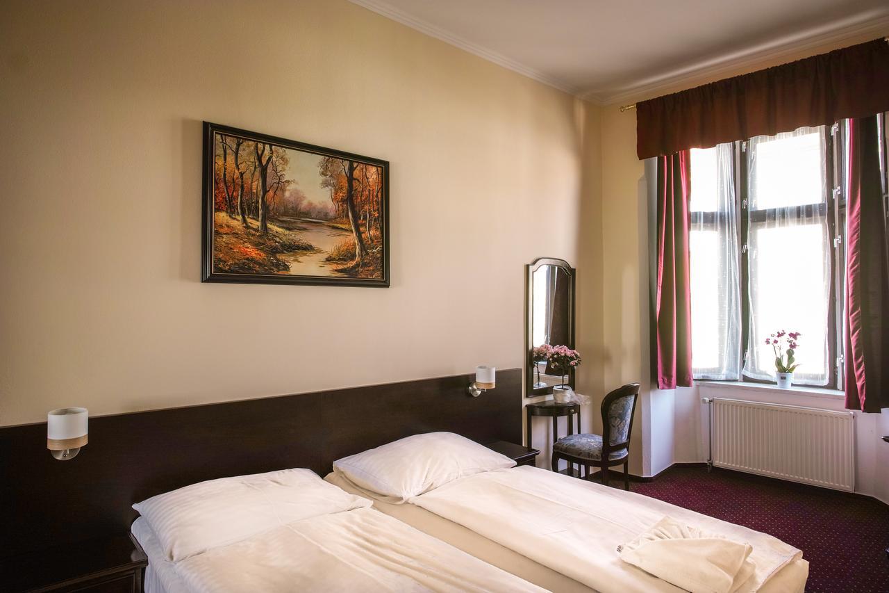Hotel U Salzmannu Plzeň Exteriör bild
