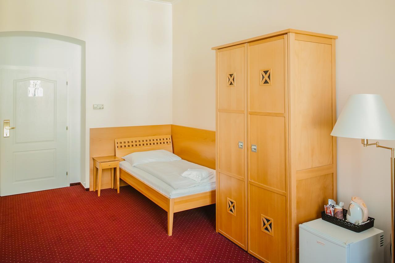 Hotel U Salzmannu Plzeň Exteriör bild