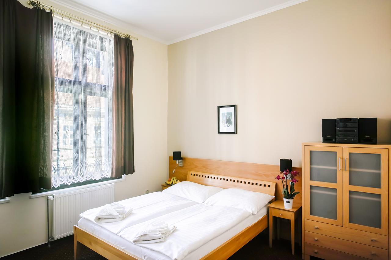 Hotel U Salzmannu Plzeň Exteriör bild