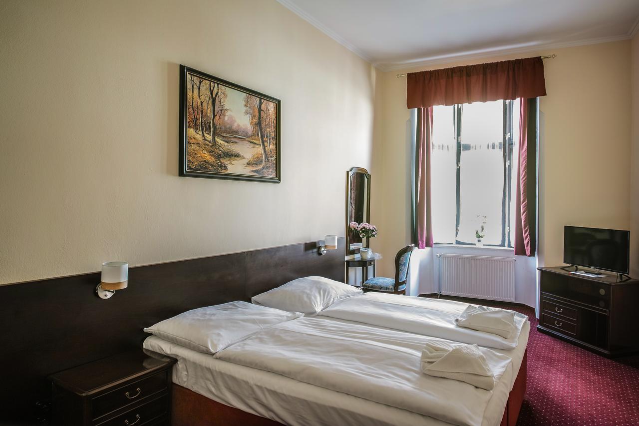 Hotel U Salzmannu Plzeň Exteriör bild