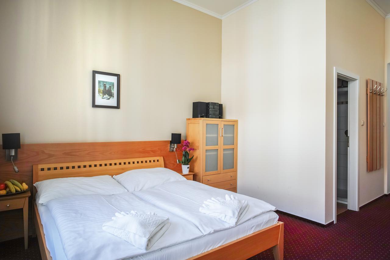 Hotel U Salzmannu Plzeň Exteriör bild